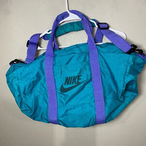 Vintage Nike duffel bag